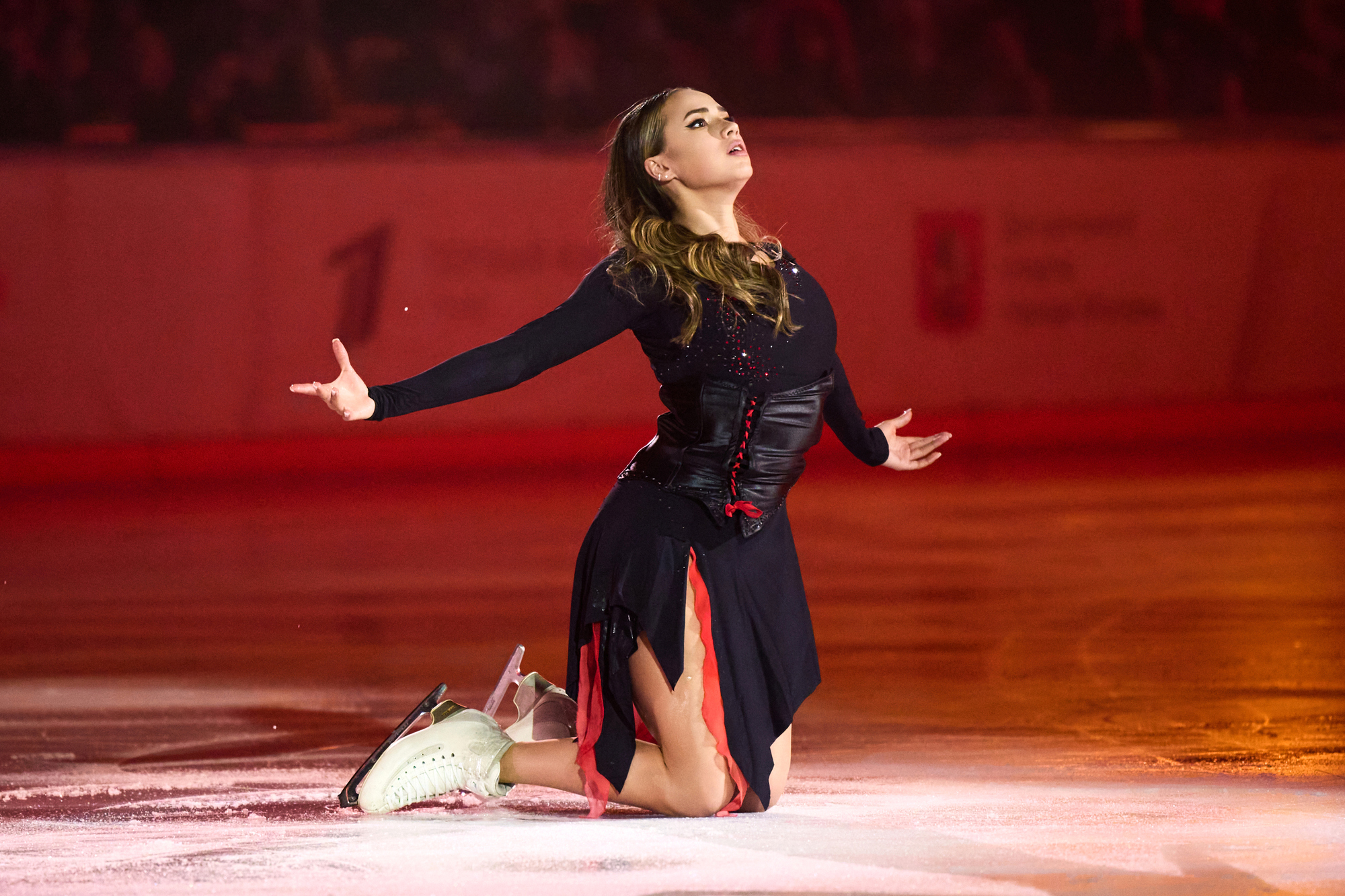 Выступление фигуристки